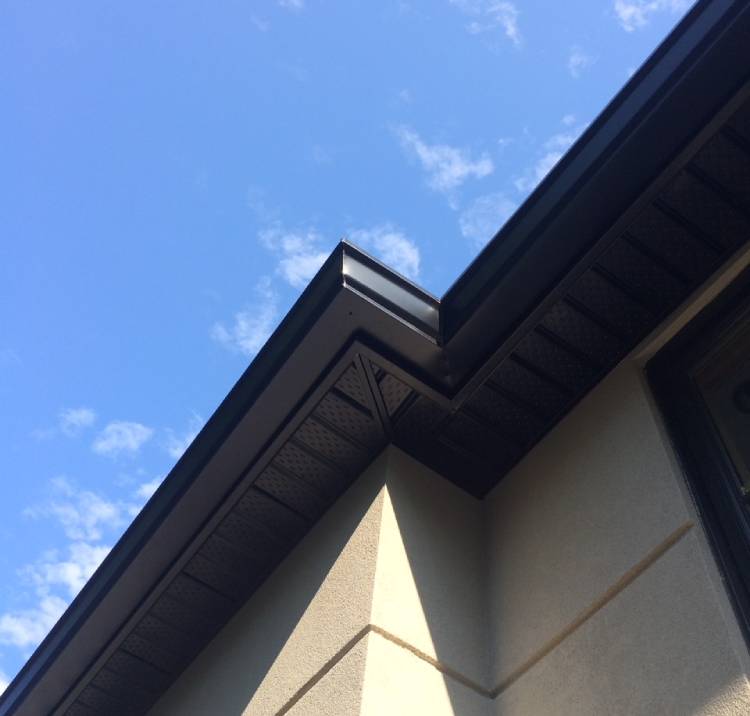 Eavestroughs Soffits